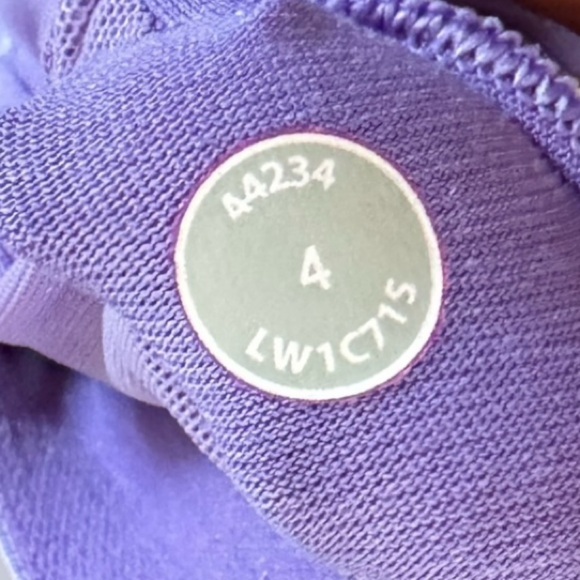 Lululemon Scoop Me Up Tank ll Top - Picture 9 of 12